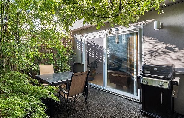 158 E 17th Avenue Main