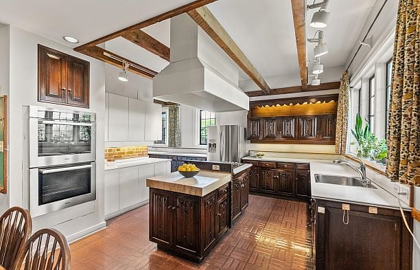 2206 SW Marine Drive Southlands