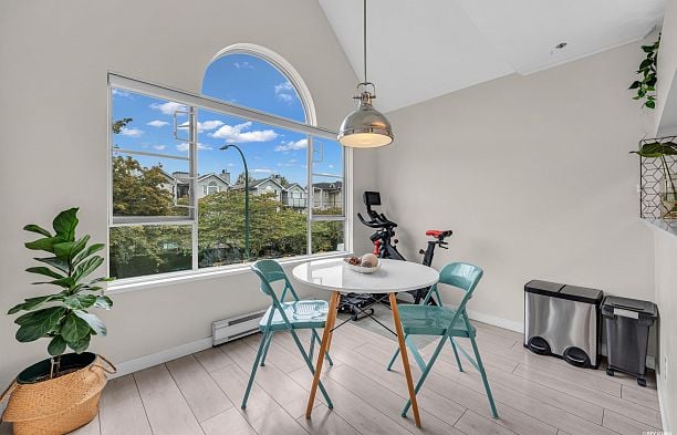 305 868 W 16th Avenue Cambie