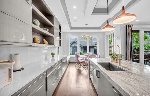 3125 W 34th Avenue MacKenzie Heights