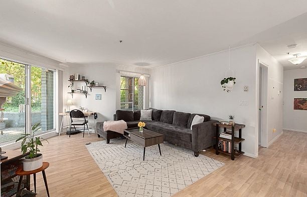 102 838 W 16th Avenue Cambie