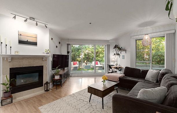102 838 W 16th Avenue Cambie