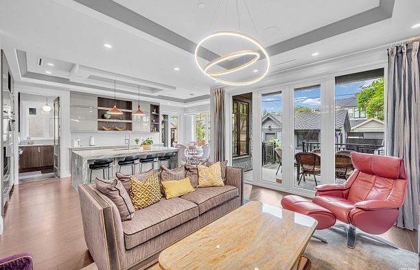 3125 W 34th Avenue MacKenzie Heights