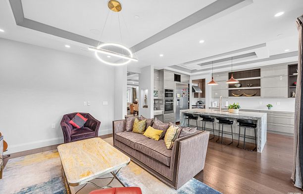 3125 W 34th Avenue MacKenzie Heights