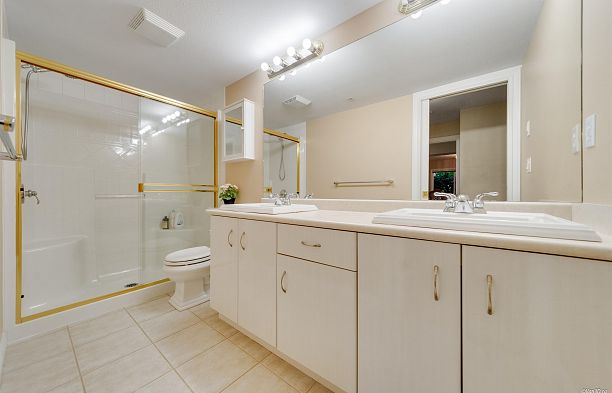 101 988 W 54th Avenue South Cambie