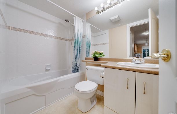 101 988 W 54th Avenue South Cambie