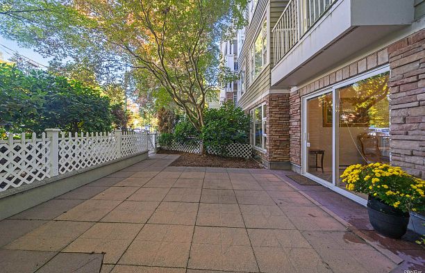 101 988 W 54th Avenue South Cambie