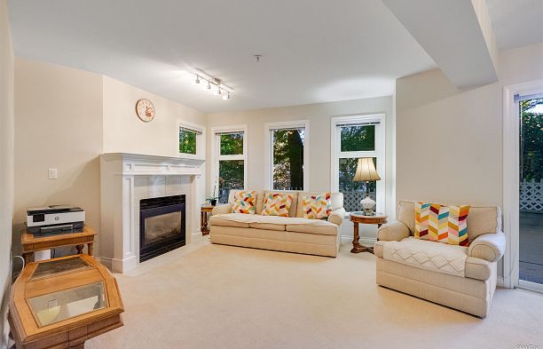 101 988 W 54th Avenue South Cambie