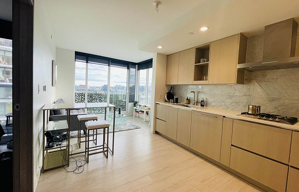 1214 1768 Cook Street False Creek