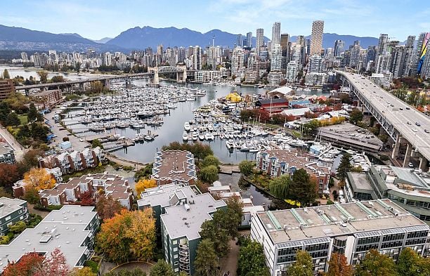 210 1508 Mariner Walk False Creek
