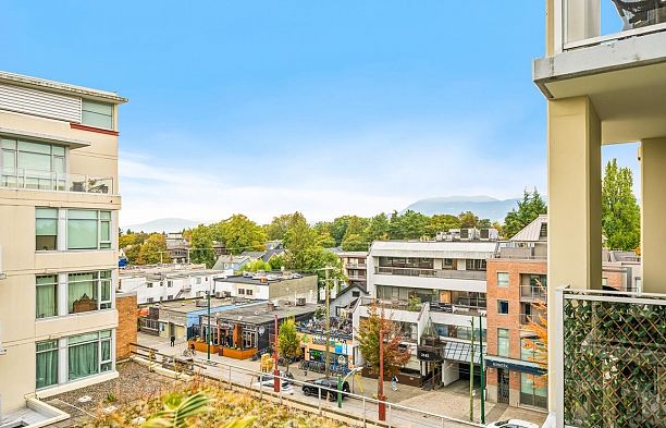 608 2228 W Broadway Kitsilano