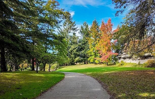 3988 Parkway Drive Quilchena