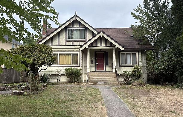 2403 W 34th Avenue Quilchena