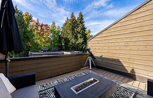 3988 Parkway Drive Quilchena