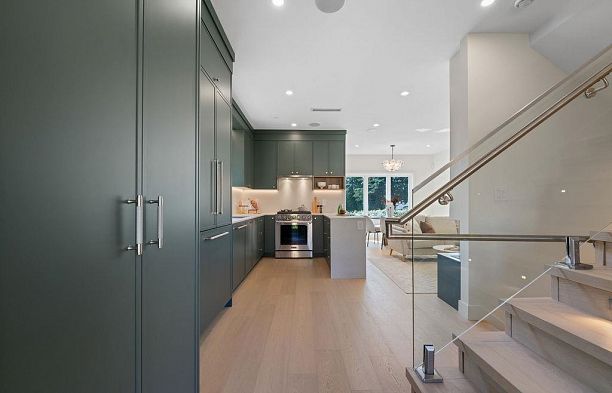 2 8508 East Boulevard S.W. Marine