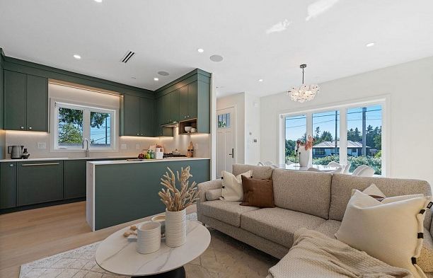 2 8508 East Boulevard S.W. Marine