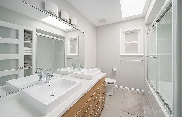 2726 W 42nd Avenue Kerrisdale