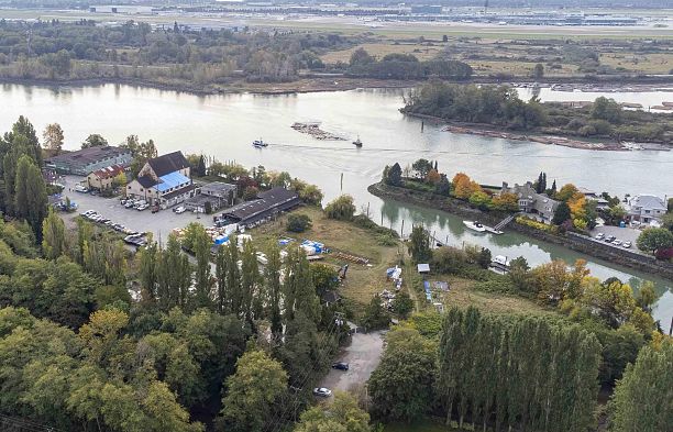 7520 Balaclava Street Southlands