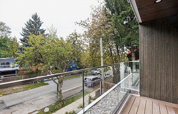 2 7 E 23rd Avenue Main