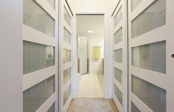 215 1890 W 6th Avenue Kitsilano