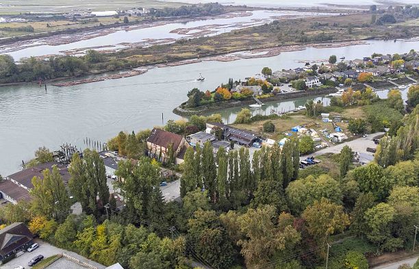 7520 Balaclava Street Southlands