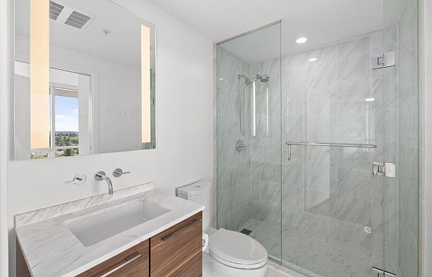 1505 8555 Granville Street S.W. Marine