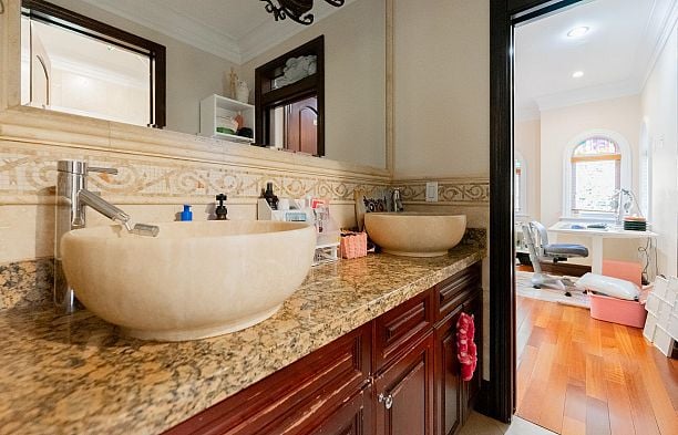 2502 W 36th Avenue MacKenzie Heights