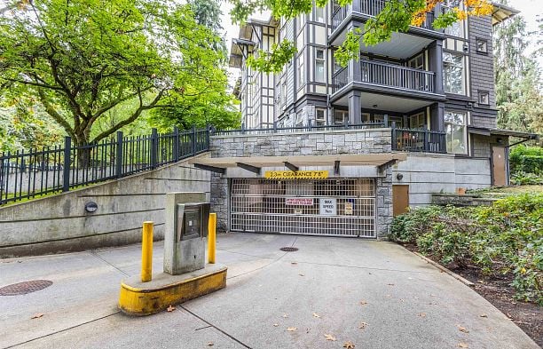 104 4883 Maclure Mews Quilchena