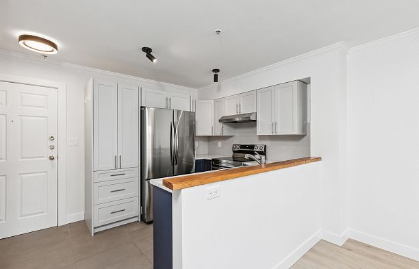 PH5 1503 W 66th Avenue S.W. Marine