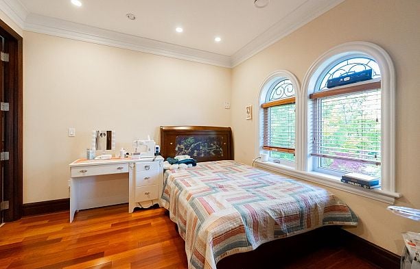 2502 W 36th Avenue MacKenzie Heights