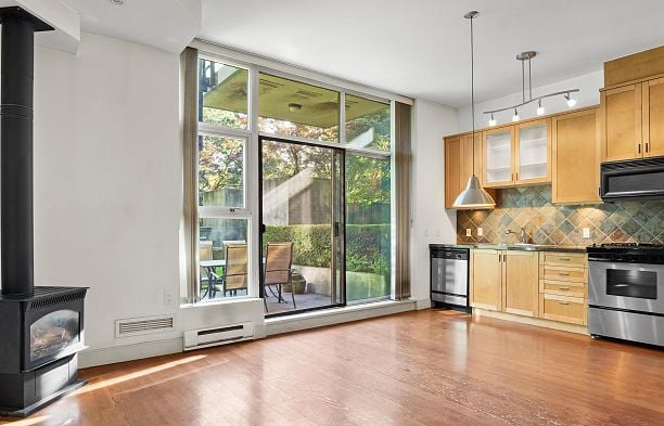 110 8988 Hudson Street Marpole