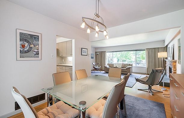 6637 Ash Street South Cambie