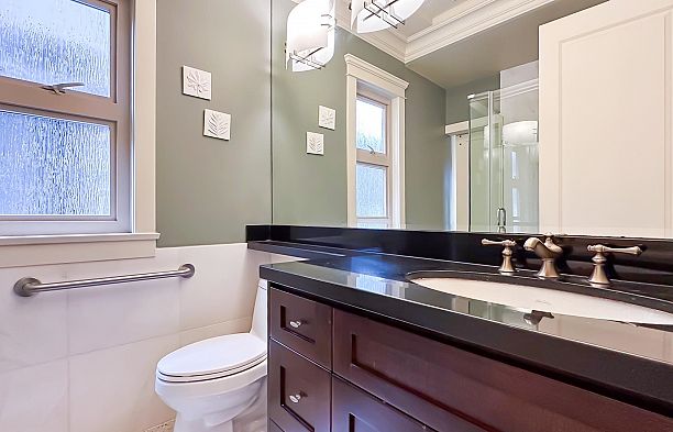 2978 W 21st Avenue Arbutus