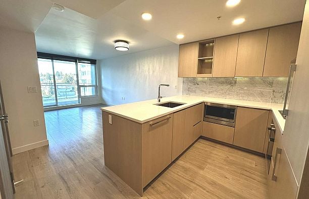 911 455 SW Marine Drive Marpole