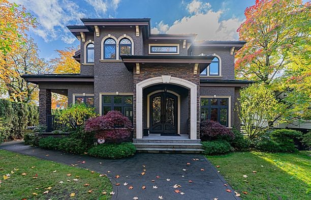 2502 W 36th Avenue MacKenzie Heights