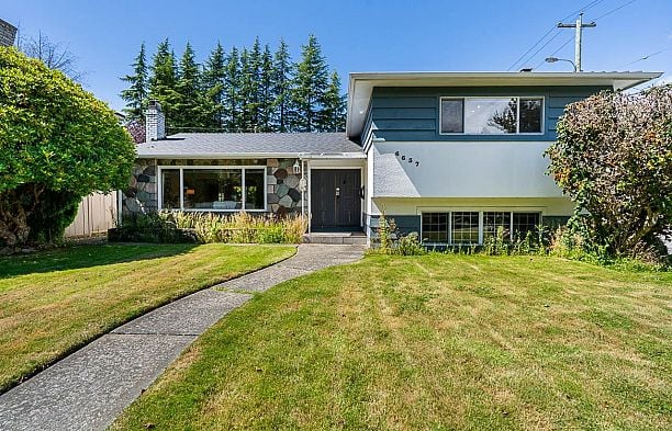 6637 Ash Street South Cambie