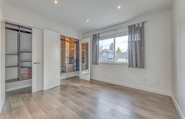 6568 Vine Street S.W. Marine