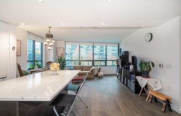 404 1688 Pullman Porter Street Mount Pleasant VE