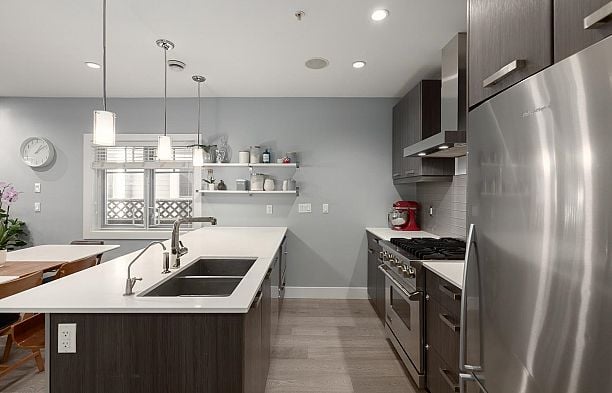 1082 E 10th Avenue Mount Pleasant VE