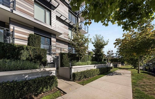 106 477 W 59th Avenue South Cambie