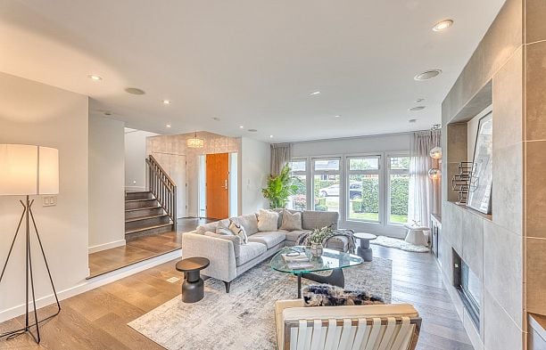 6568 Vine Street S.W. Marine