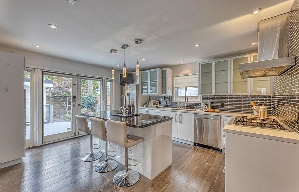 6568 Vine Street S.W. Marine