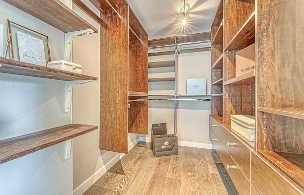 6568 Vine Street S.W. Marine