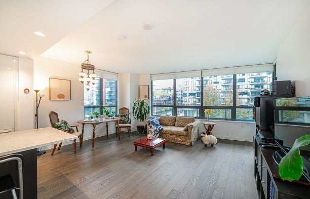 404 1688 Pullman Porter Street Mount Pleasant VE