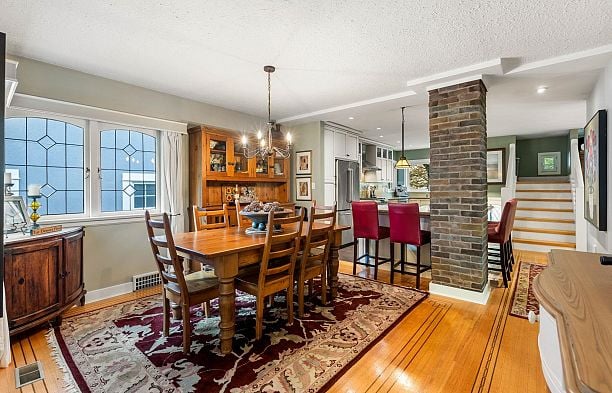 2857 W 35th Avenue MacKenzie Heights