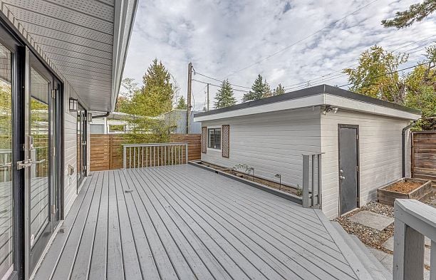 6568 Vine Street S.W. Marine