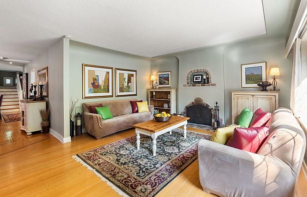 2857 W 35th Avenue MacKenzie Heights