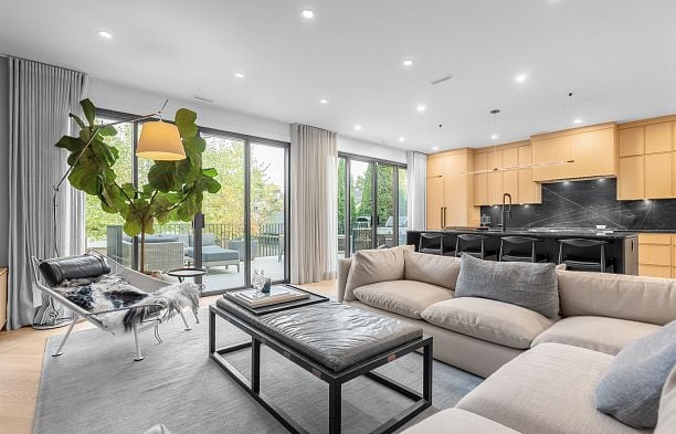 5938 Elm Street Kerrisdale