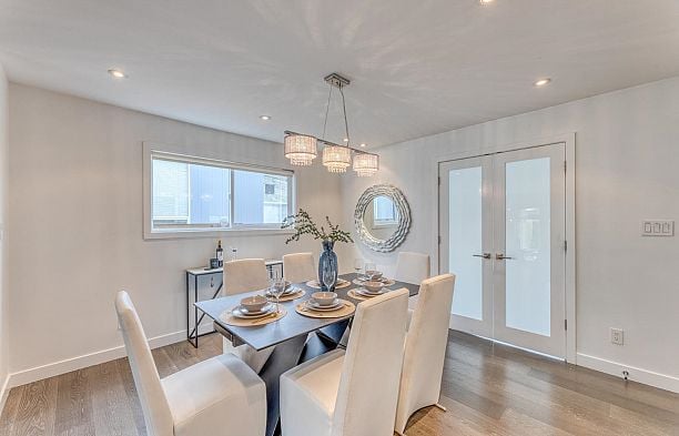 6568 Vine Street S.W. Marine