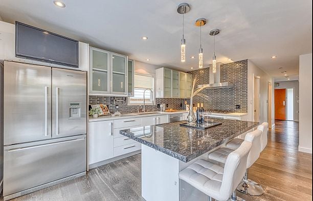 6568 Vine Street S.W. Marine